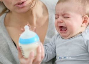 شیشه شیر نگرفتن نوزاد