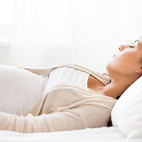 عوارض خوابیدن به پشت در بارداری