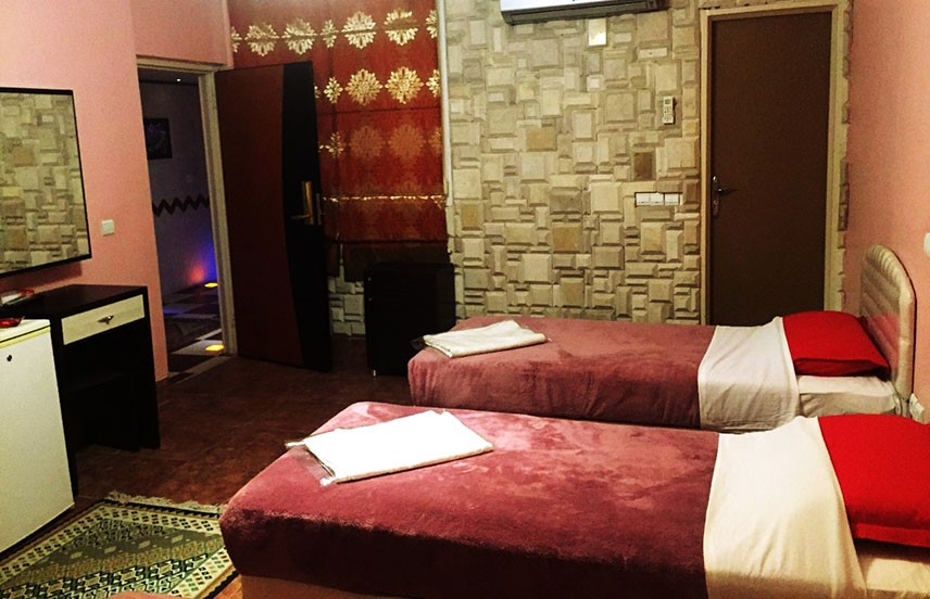 اتاق توئین هتل عطر خرم آباد